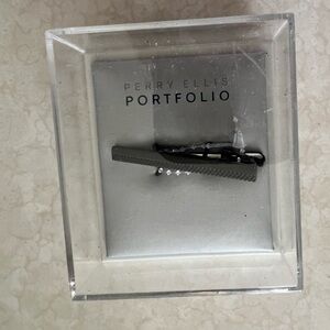 NEW PERRY ELLIS PORTFOLIO TIE CLIP